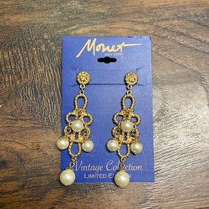 NWT Monet vintage style pearl earrings